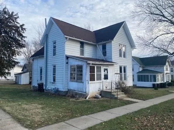 203 S Broad St, Lanark, IL 61046
