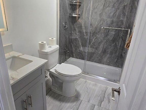 3rd image of 36 Crombie St