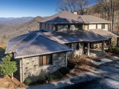 190 Thomas Brooks Dr, Whittier, NC, 28789
