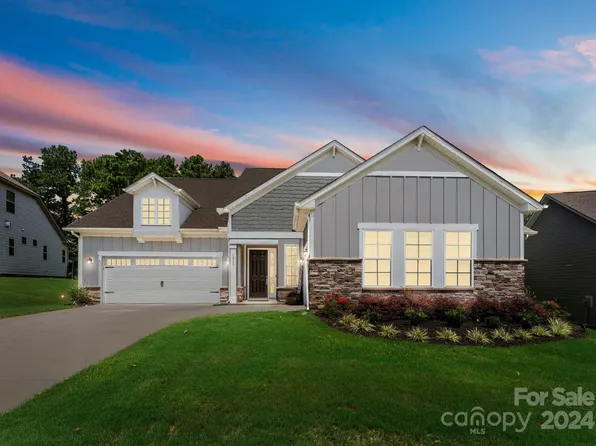 1313 Dali Blvd, Mount Holly, NC 28120