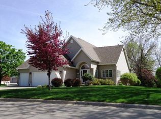 227 Country Club Dr, Fort Dodge, IA 50501