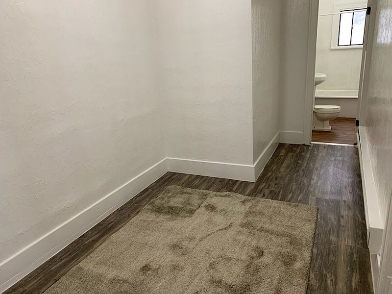 2nd image of 723 W Lewis St APT 202