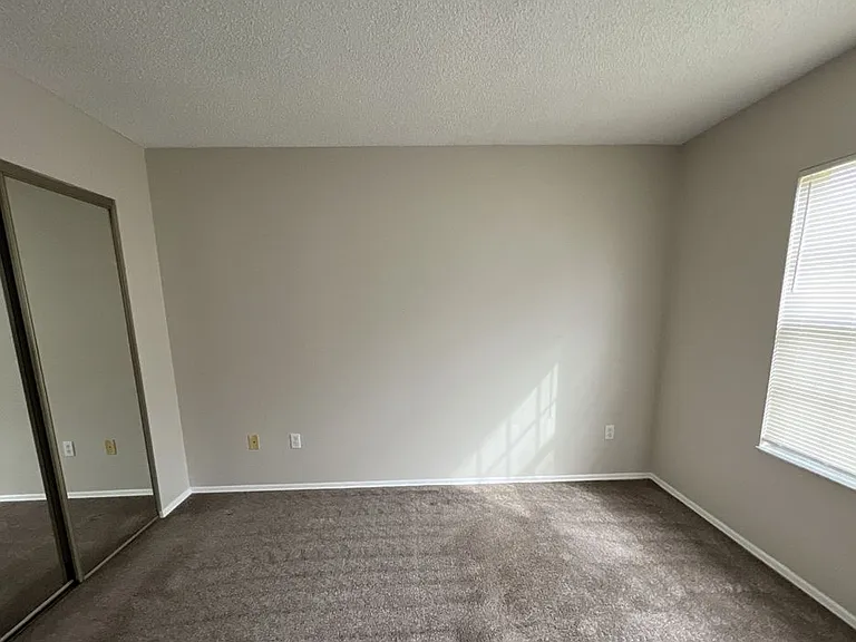 319 Oak Track Dr — Photo 20