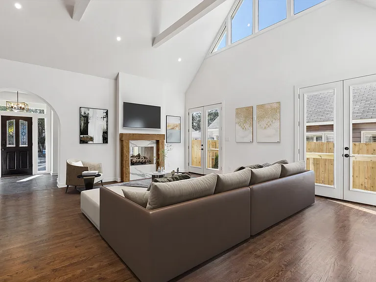 2060 Carr Ave — Photo 9