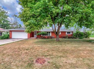 1401 N Grand View Rd, Appleton, WI 54911