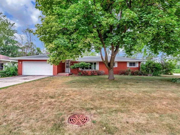 1401 N Grand View Rd, Appleton, WI 54911