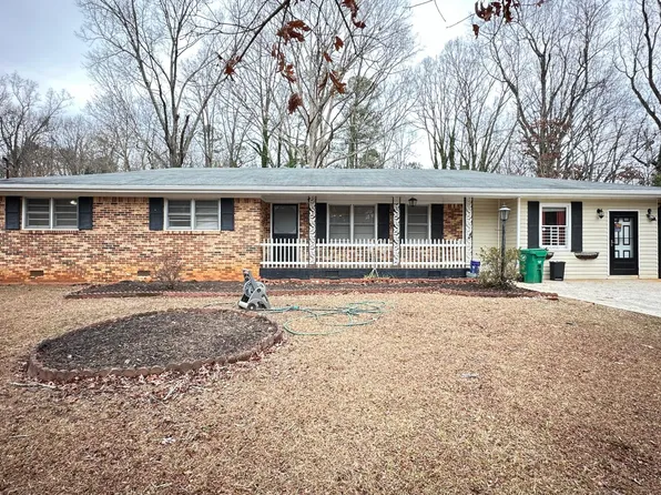 364 Navarre Dr, Stone Mountain, GA 30087