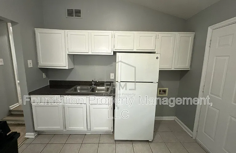 707 Mohawk Ave — Photo 4