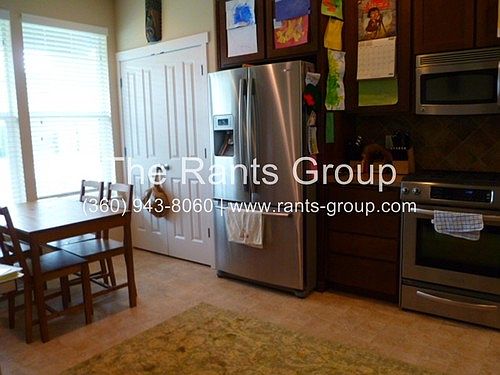 4th image of 3825 Ingleside Dr SE