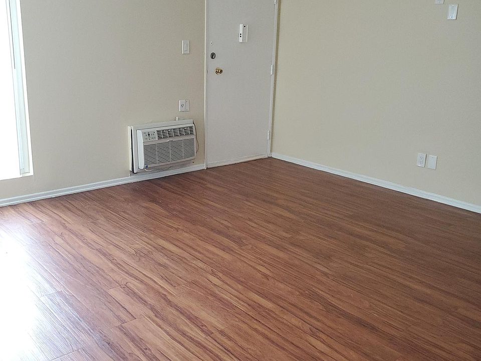 Livingroom entrance