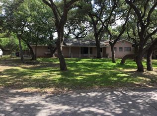 349 Meadowbrook Dr, Hollywood Park, TX 78232