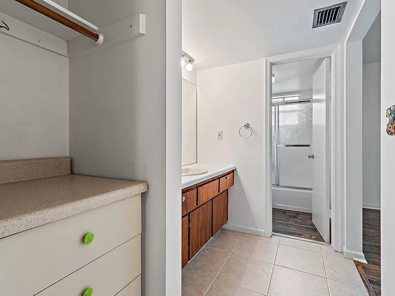 5570 Tamberlane Cir #131 — Photo 23