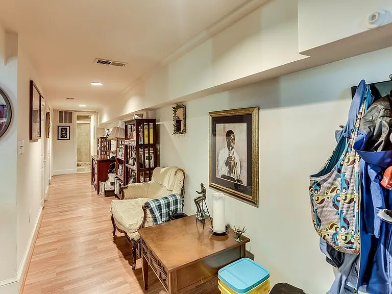 1726 Willard St NW #B — Photo 12