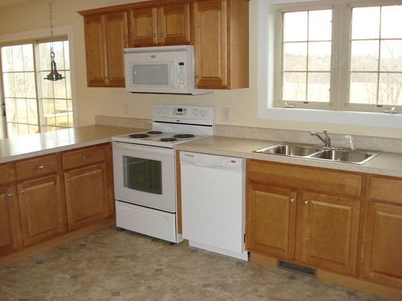2nd image of 592 MUITZESKILL Road