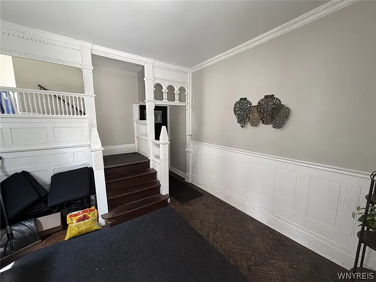 212 Richmond Ave — Photo 17