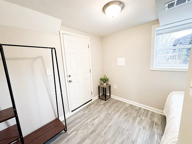 Grange Dr SE — Photo 2