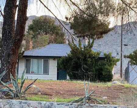 2nd image of 2600 Lupine St