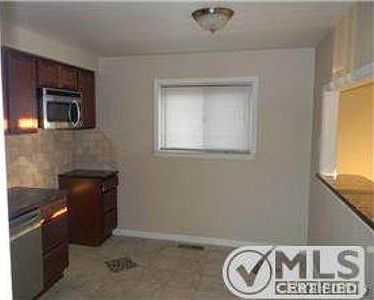 4th image of 27786 Brush St