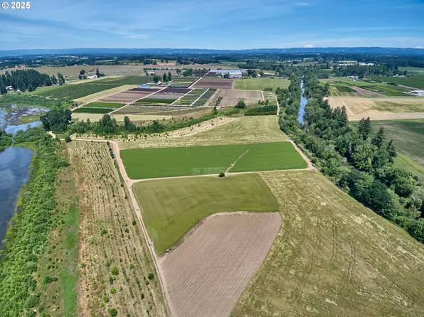 9775 SW Heikes Dr, Hillsboro, OR 97123
