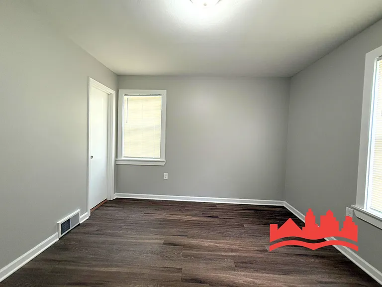 3521 Steele St — Photo 14