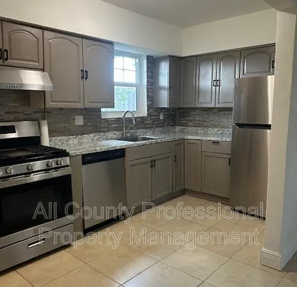 7891 Sheridan St — Photo 16