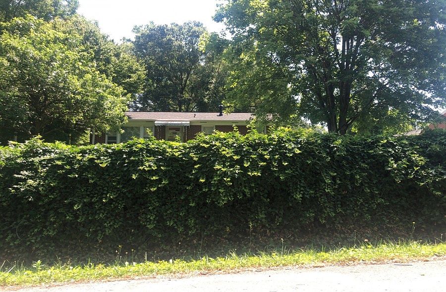 1st image of 2822 Beechwood Cir