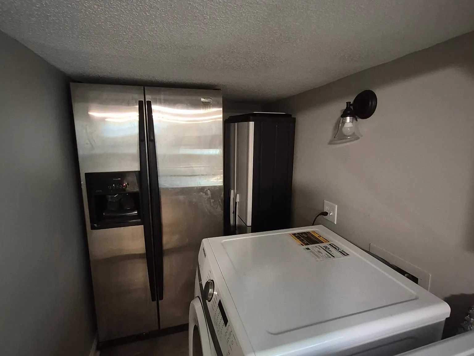 3 bed, 1200 sqft, $2,000 — Photo 3
