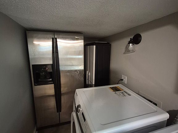 3rd image of 143 Post Rd W