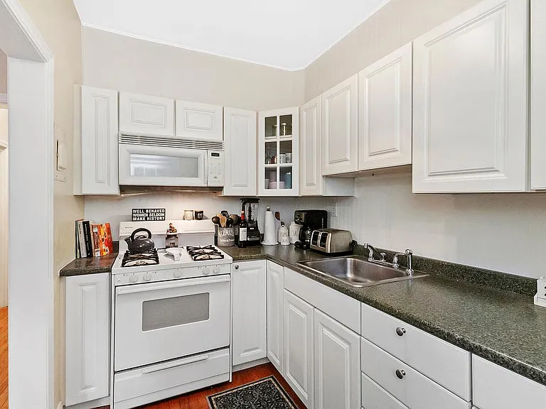 48 Walker St #1 — Photo 1