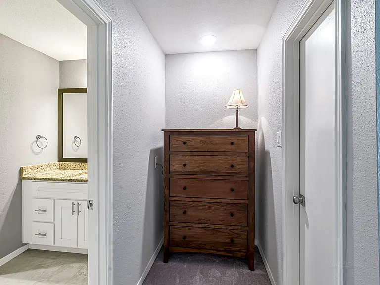 1669 W Sam Houston Pkwy S — Photo 20