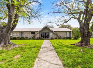 507 S Colonial Dr, Cleburne, TX 76033