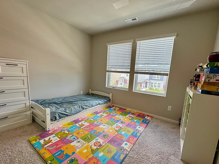 832 Bradley St NE — Photo 9