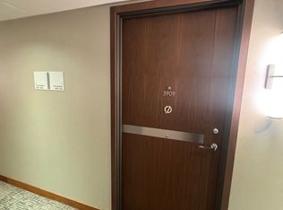 Bathurst St, Toronto, ON M5V 0N2