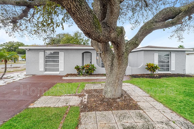 10005 Regency Park Blvd, Port Richey, FL 34668 | Zillow