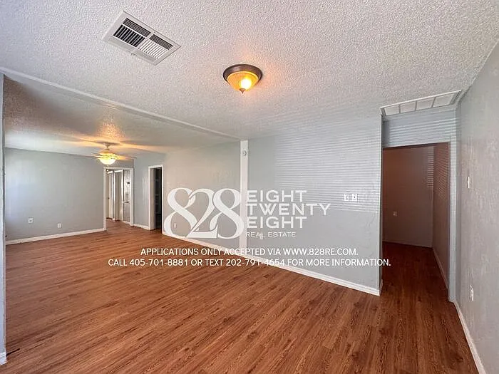 1004 Holly Dr — Photo 7
