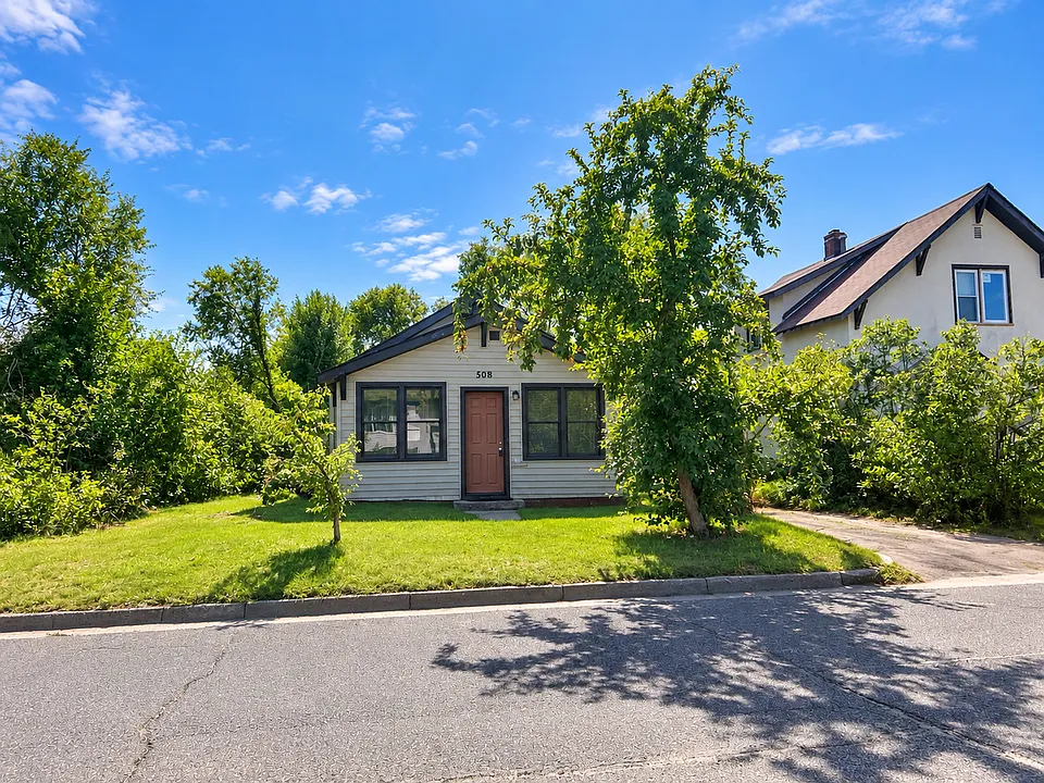 508 6th St SE