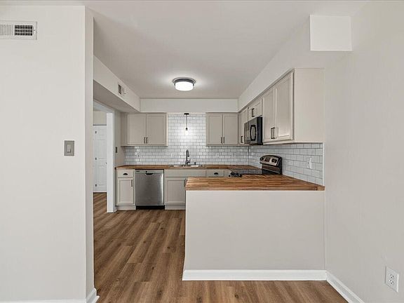 3rd image of 4604 Millstone Dr APT D