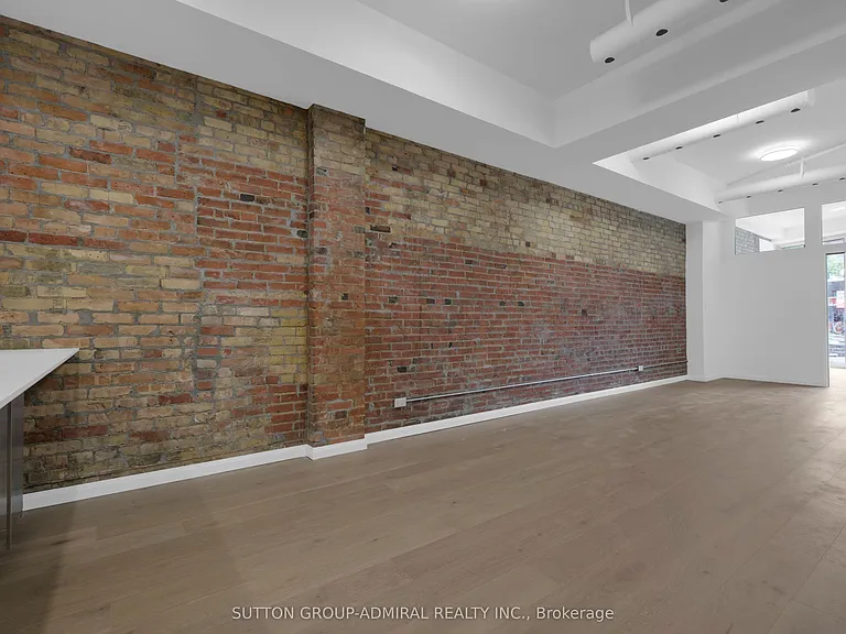 647 College St #101 — Photo 16