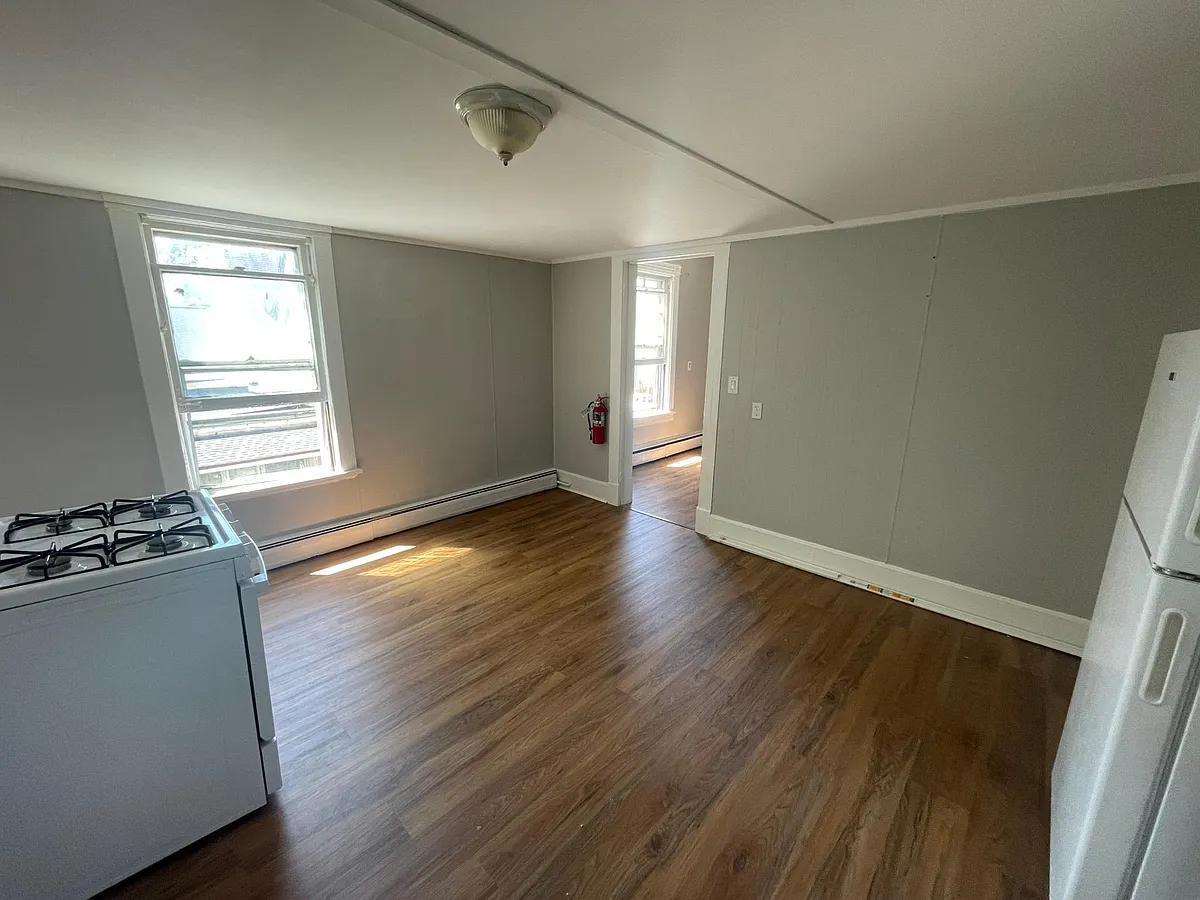 Building Photo - 210 Oneil St #3