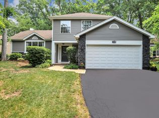 1115 Oak Ridge Dr, Streamwood, IL 60107