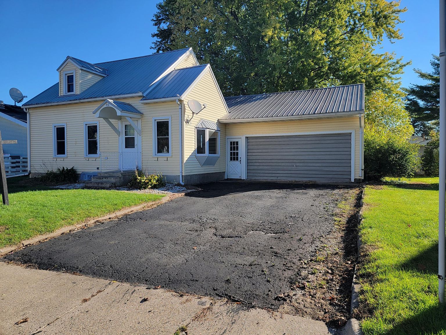 310 Locust St N, Mabel, MN 55954 Zillow