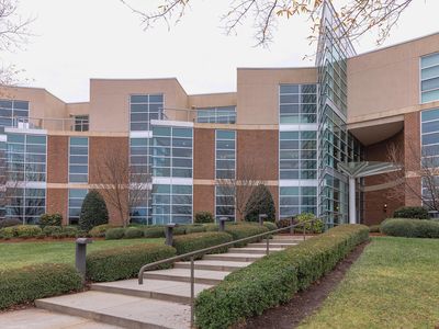 335 W Barbee Chapel Rd, Chapel Hill, NC, 27517