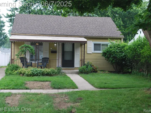 4449 Carnegie St, Wayne, MI 48184
