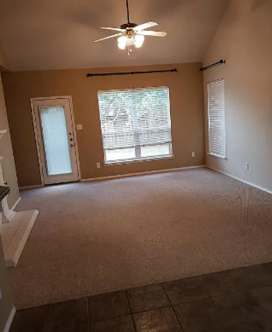 Charming 4-Bedroom, 2.5-Bathroom Home - Available Now — Photo 3