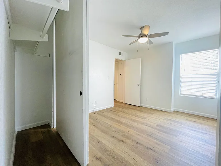 4210 52nd St #104 — Photo 22