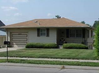 5818 Grover St, Omaha, NE 68106