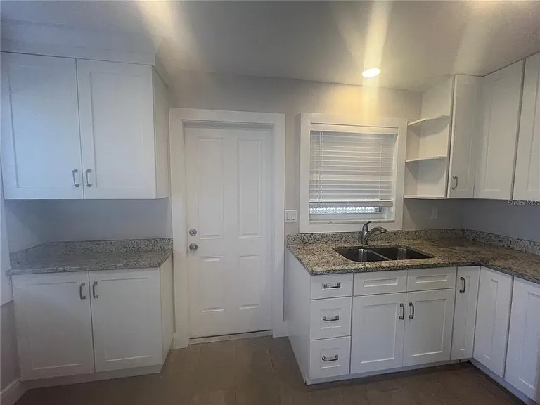 322 Lasayette Dr NE — Photo 8