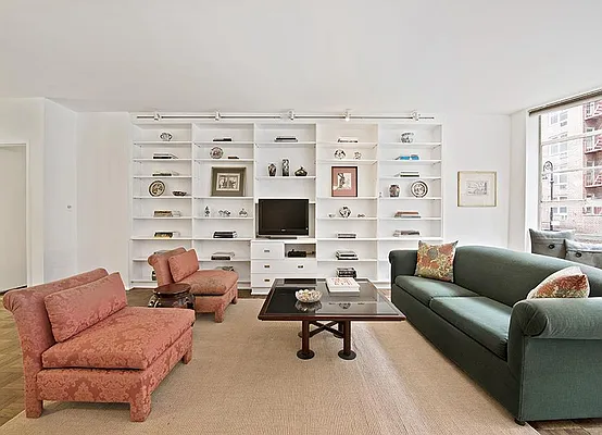 Sold by Warburg | media 13