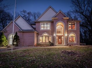 3404 Oak Park Dr, Saline, MI 48176