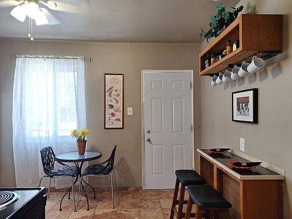 5th image of 2829 Sierra Dr NE
